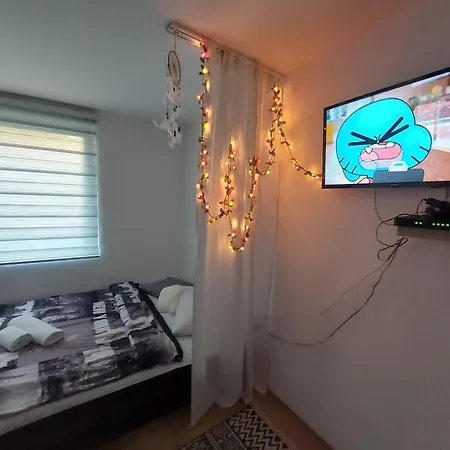 Pandora's Place Pensión 3*